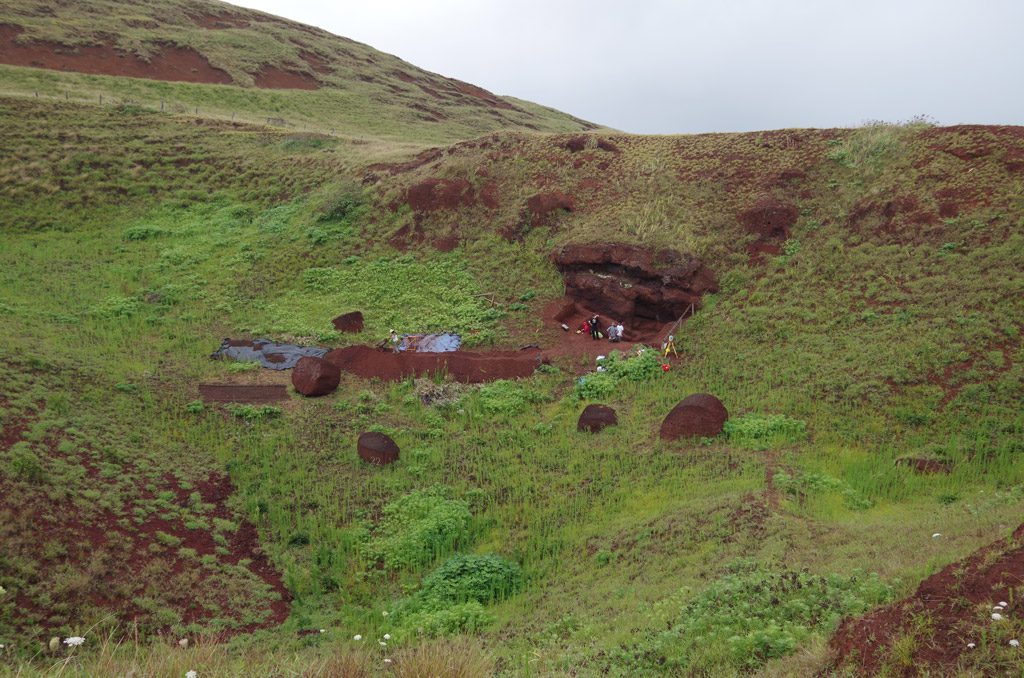 easter_island_excavation.jpg